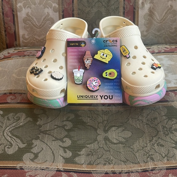 Crocs Crush Clogs Spring Break . Size 8 Women. Free charms light up - Picture 3 of 6